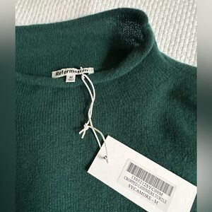 Reformation Cropped Cashmere Turtle